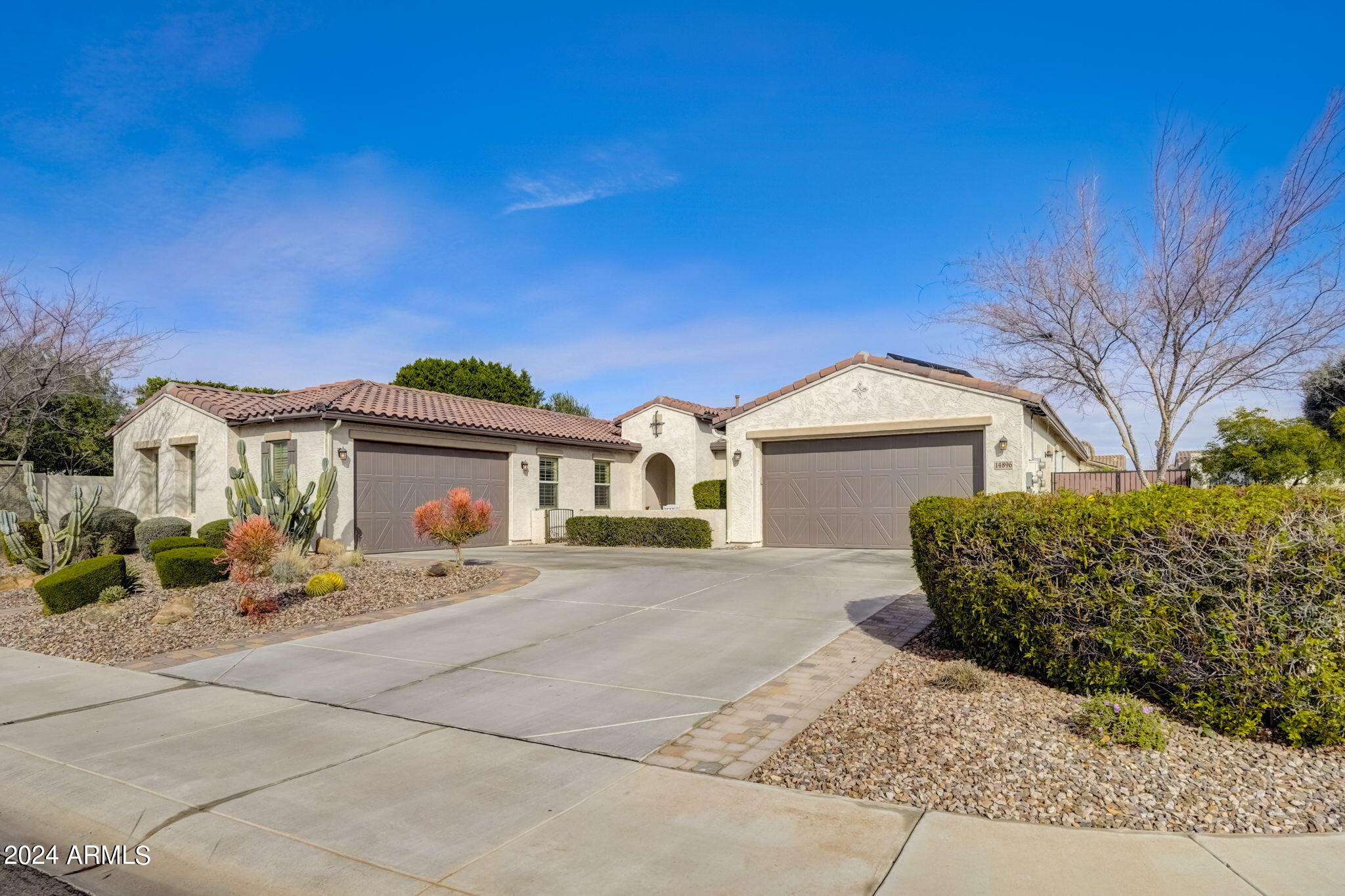 14896 W Escondido Circle, For Sale in Litchfield Park Zoocasa