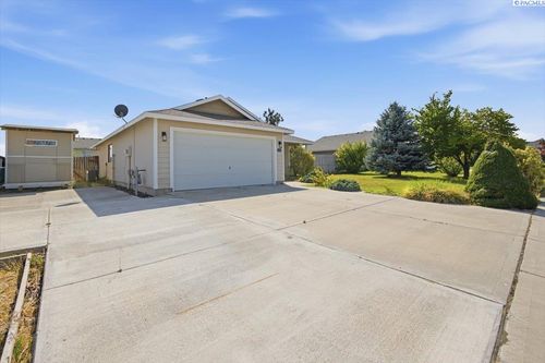 4328 Campolina Ln, Pasco, WA, 99301-8332 | Card Image