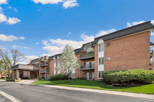 l214-4250 Saratoga Avenue, Downers Grove, IL, 60515 | Card Image