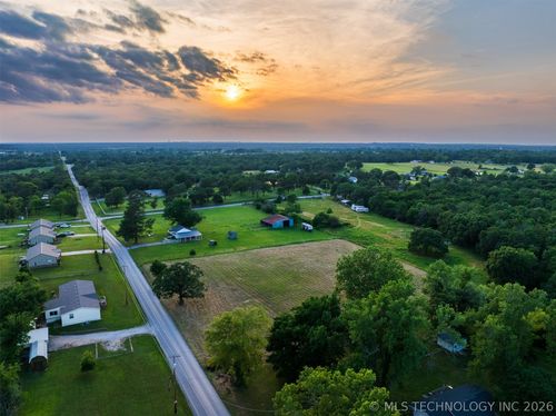 2 E 121st St S, Coweta, OK, 74429 | Card Image