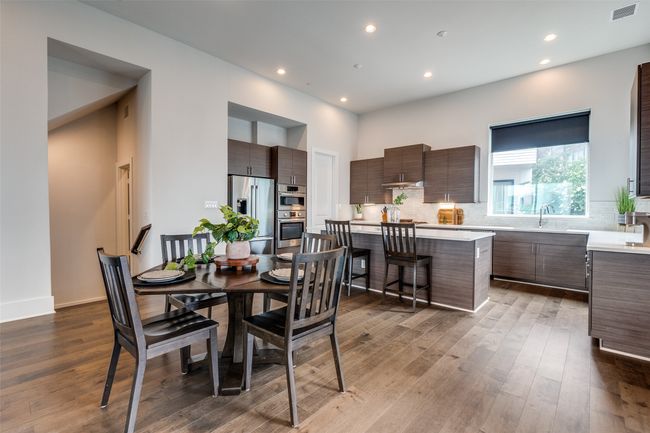 APT-501 - 381 E Greenbriar Ln, Townhouse with 3 bedrooms, 4 bathrooms and null parking in Dallas TX | Image 9