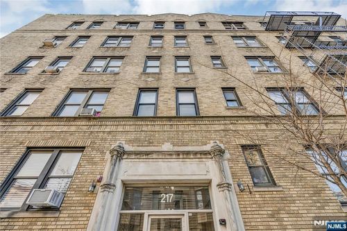 217 44th St, Union City, NJ, 07087-6326 | Card Image