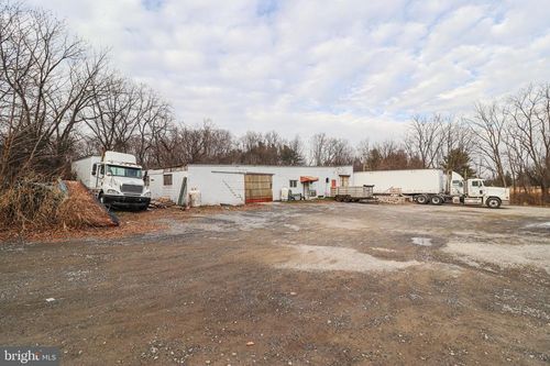 675 Greider Rd, Mount Joy, PA, 17552-8916 | Card Image