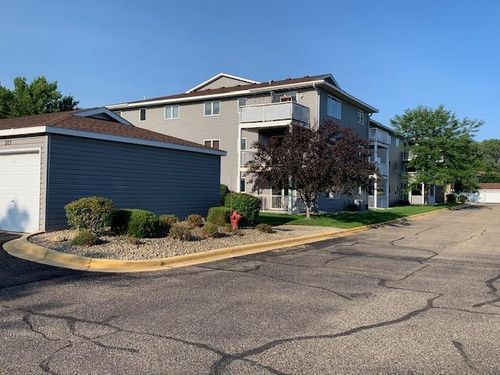 204-880 Lyn Way, Hastings, MN, 55033-4507 | Card Image