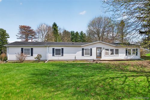 11011 Hamburg Rd, Whitmore Lake, MI, 48189-8920 | Card Image