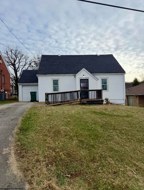 423 Grand Avenue, Bridgeport, WV, 26330 | Card Image