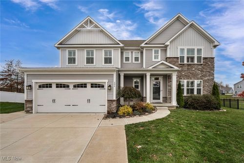 594 Prestwick Path, Painesville, OH, 44077-4808 | Card Image