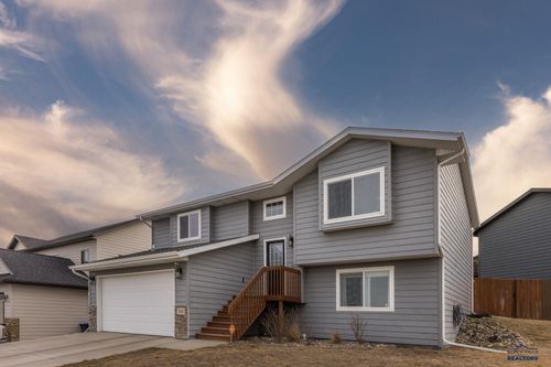 910 Haakon St, Rapid City, SD, 57703-7016 | Card Image