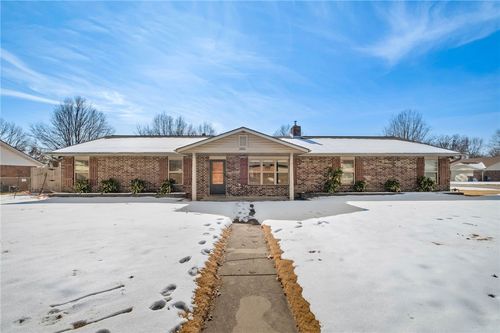 2801 Hyatt Ave, Springdale, AR, 72762-1618 | Card Image