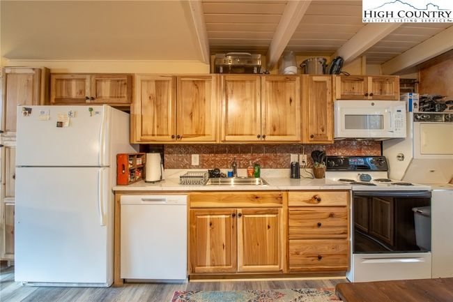 UNIT-7 - 104 Snowplow Ln, Condo with 3 bedrooms, 3 bathrooms and null parking in Beech Mountain NC | Image 8
