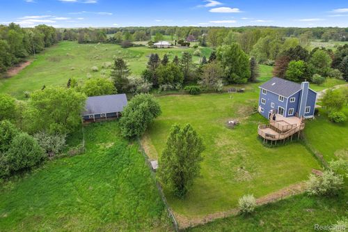 19101 Weller Rd, Gregory, MI, 48137-9448 | Card Image