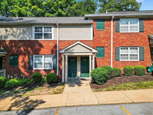 1621 High School Dr, Saint Louis, MO, 63144-1104 | Card Image