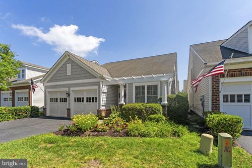 8404 Mountain Larkspur Dr, LORTON, VA, 22079-5702 | Card Image