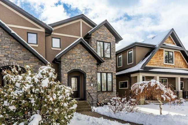 2047 48 Avenue Sw, Home with 3 bedrooms, 3 bathrooms and 2 parking in Calgary AB | Image 3