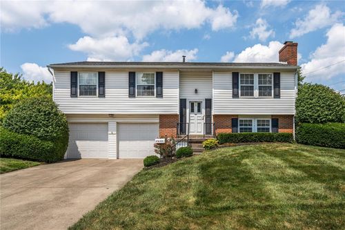 416 Redbud Ln, Xenia, OH, 45385-1745 | Card Image