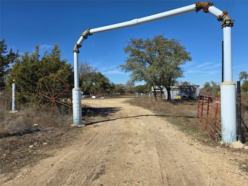 840 County Road 226, Florence, TX, 76527-4895 | Card Image