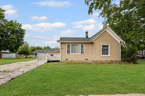 906 N State St, Marengo, IL, 60152-2262 | Card Image