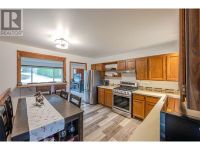 3305 8 Th St, House other with 3 bedrooms, 1 bathrooms and 5 parking in Naramata BC | Image 3