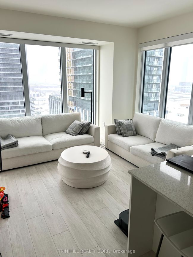 1005 - 9000 Jane St, Condo with 2 bedrooms, 2 bathrooms and 1 parking in Concord ON | Image 5