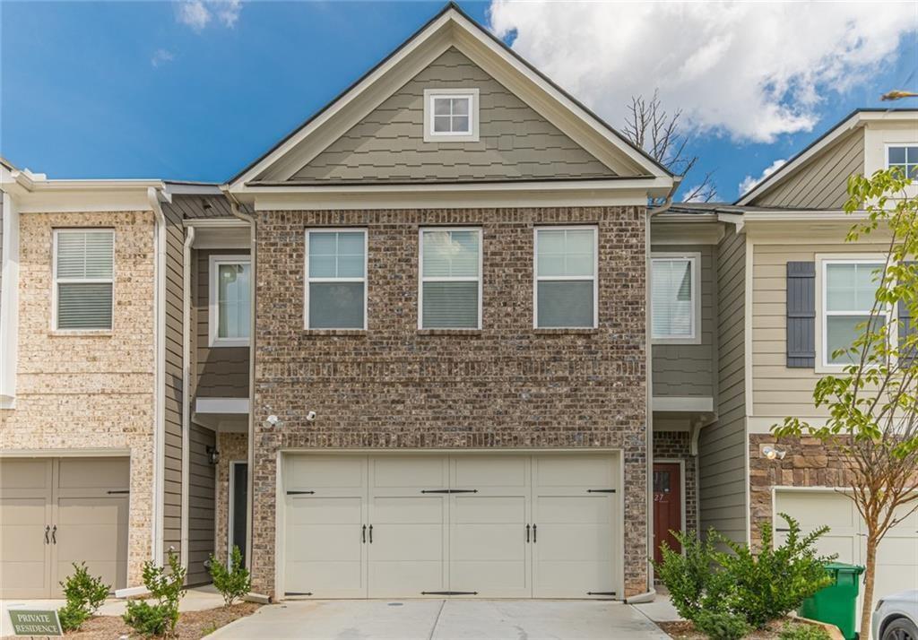 Mulsanne Dr, Lithonia, GA 30058