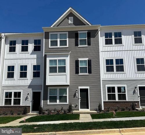 400 18th Ave, Ranson, WV, 25438-5724 | Card Image