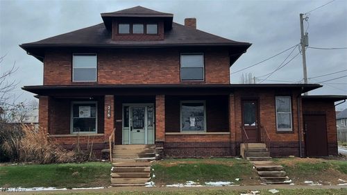 216 S 7th St, Coshocton, OH, 43812-2101 | Card Image