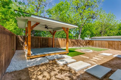 2624 Townsend Dr, Fort Worth, TX, 76110-2322 | Card Image