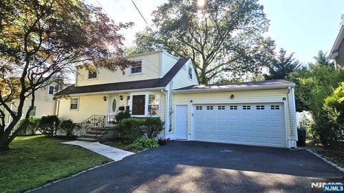 310 Walnut St, Twp Washingtn, NJ, 07676-5010 | Card Image
