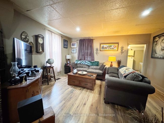 663 Josephine St, House other with 2 bedrooms, 1 bathrooms and 2 parking in Huron ON | Image 7