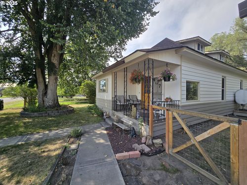 407 Residence St, Enterprise, OR, 97828-1605 | Card Image