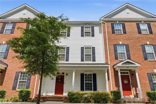 215 Runnel St, Hampton, VA, 23666-4391 | Card Image