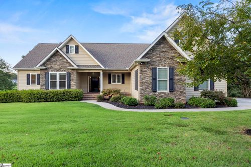 137 Crawford Lake Dr, Easley, SC, 29642-7886 | Card Image