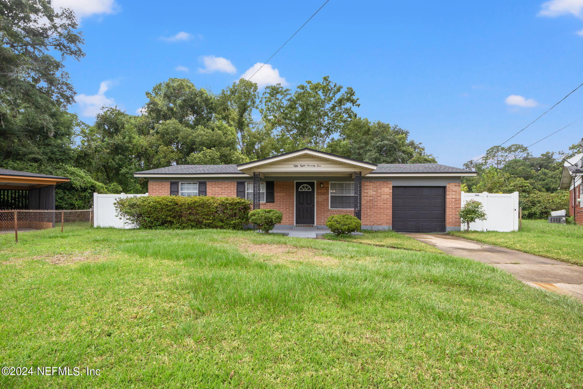 Carver Pines Ct, Jacksonville, FL 32219