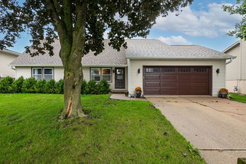 2511 W 60th St, Davenport, IA, 52806-2729 | Card Image