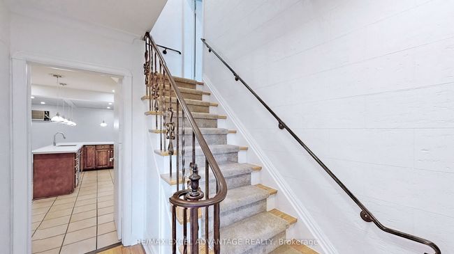 2 Sandringham Dr, House other with 4 bedrooms, 3 bathrooms and 6 parking in North York ON | Image 14