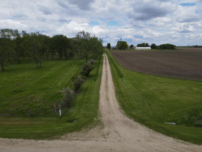 Long Driveway leading to farmhouse | Image 4