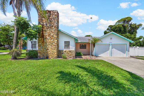 3330 Vista Palm Drive, Edgewater, FL, 32141 | Card Image