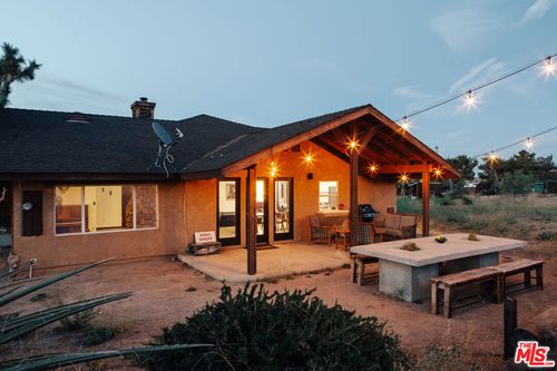 5433 William S Hart Rd, Pioneertown, CA, 92268-9527 | Card Image