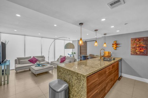 416-7601 E Treasure Dr, North Bay Village, FL, 33141-4391 | Card Image