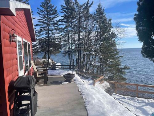 540 Old North Shore Rd, Two Harbors, MN, 55616-4033 | Card Image