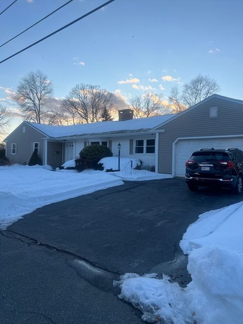 131 Chateau Dr, Somerset, MA, 02726-1514 | Card Image