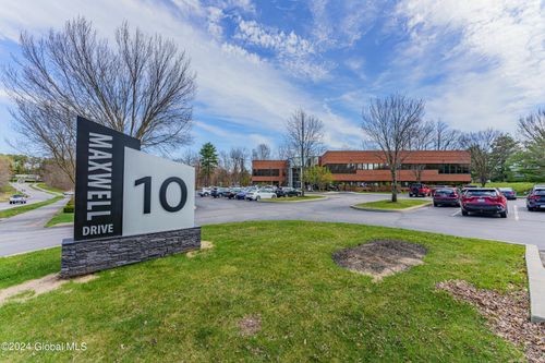 200-10 Maxwell Dr, Clifton Park, NY, 12065-2926 | Card Image