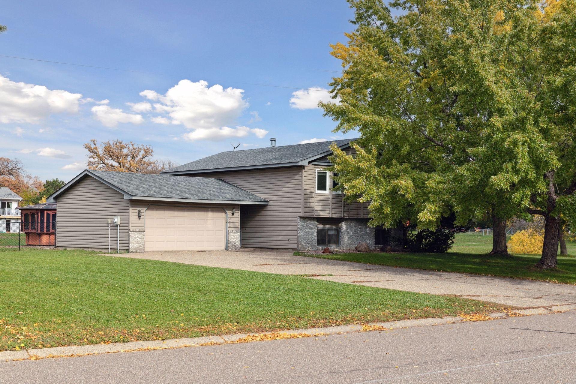 2600 94th Avenue N, Sold in Brooklyn Park Zoocasa