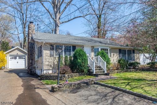 53 Laurel Dr, Wayne, NJ, 07470-4403 | Card Image