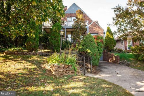 319 N Newton Lake Dr, COLLINGSWOOD, NJ, 08108-3037 | Card Image