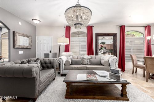 15-2250 E Deer Valley Rd, Phoenix, AZ, 85024-5527 | Card Image