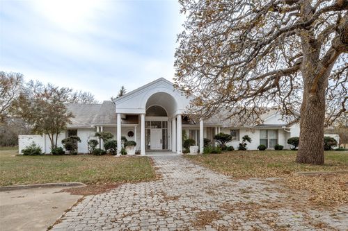 8400 Cardinal Ln, North Richland Hills, TX, 76182-4101 | Card Image