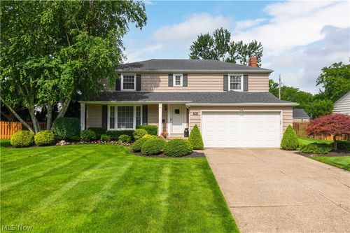 2808 W Asplin Drive, Rocky River, OH, 44116 | Card Image