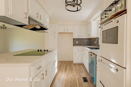 838 S Grey Rd, Midland, MI, 48640-8951 | Card Image