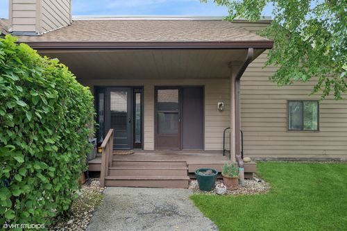 unit-4-3377 Beacon St, North Chicago, IL, 60064-3442 | Card Image